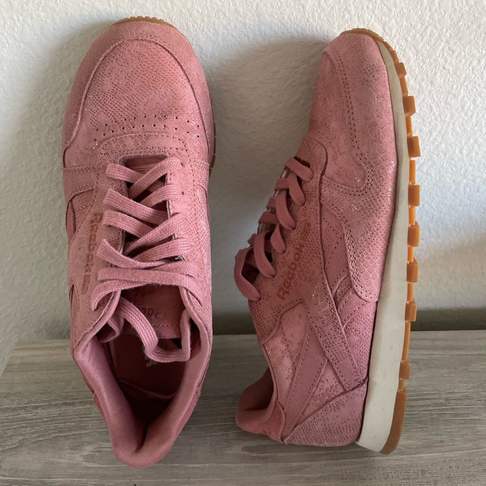 Reebok pink / snake sneakers